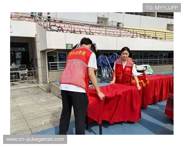 志愿者身影:环广西赛事背后的无名英雄 志愿者身影:环广西赛事背后的无名英雄